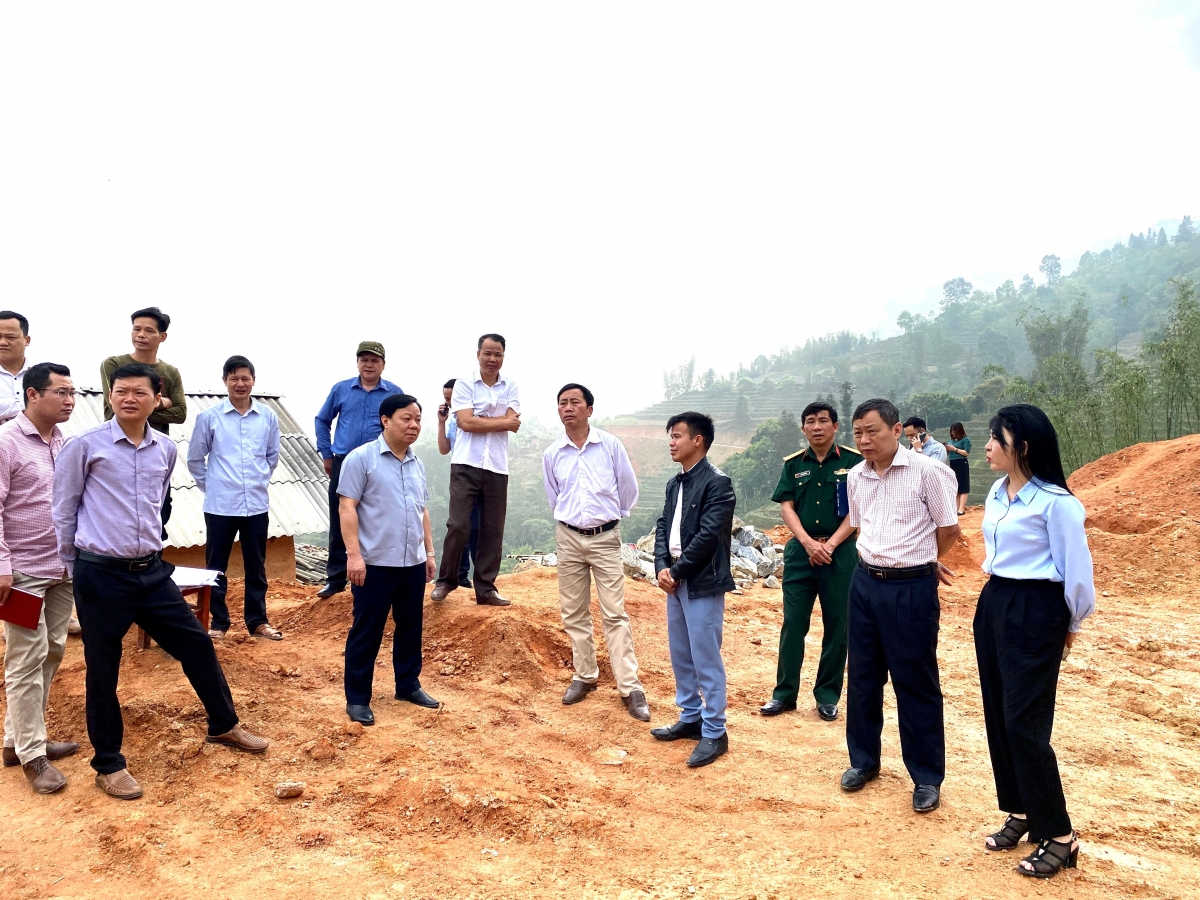 Lãnh đạo huyện Xín Mần kiểm tra nông thôn mới tại xã Nàn Xỉn