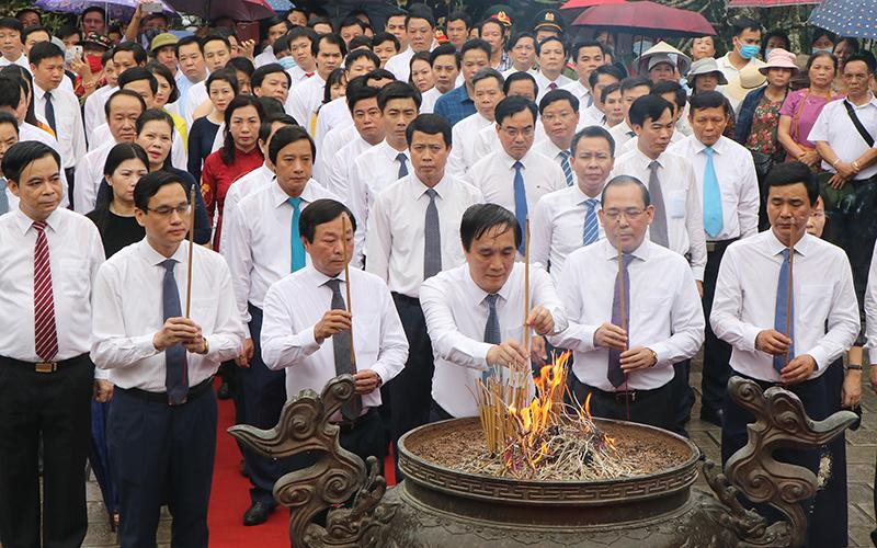 Lễ giỗ Đức Quốc Tổ Lạc Long Quân và dâng hương Tổ Mẫu Âu Cơ