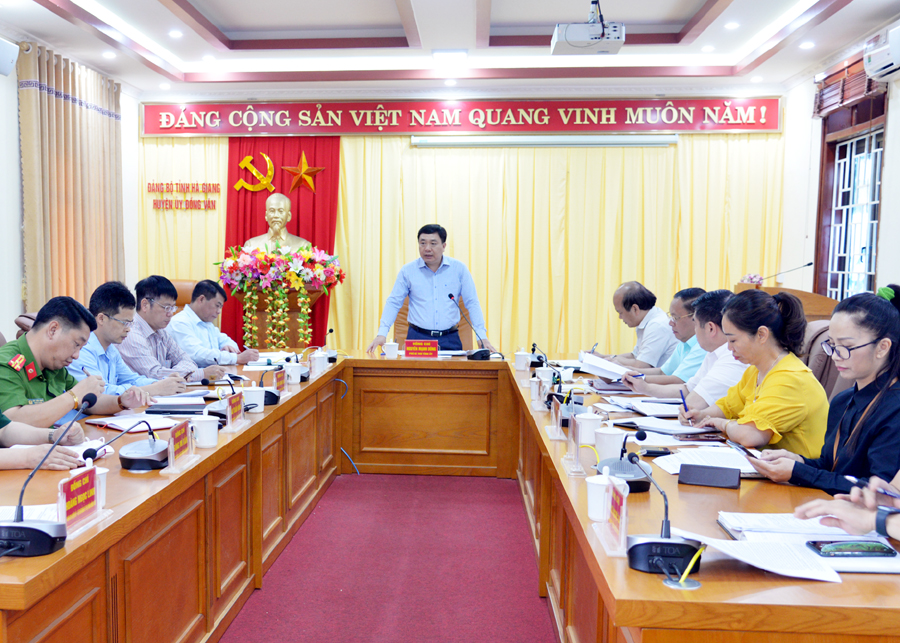 Phó Bí thư Tỉnh ủy Nguyễn Mạnh Dũng làm việc với BTV Huyện ủy Đồng Văn
