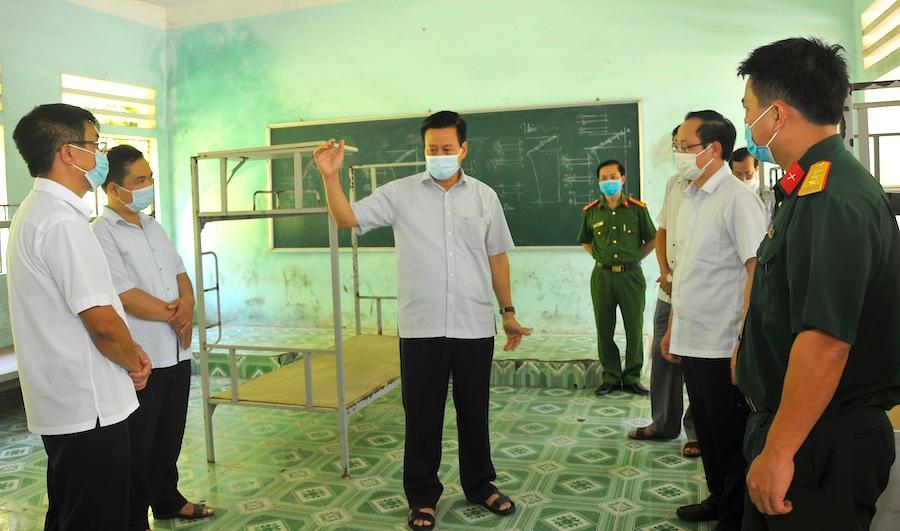 Chủ tịch UBND tỉnh Nguyễn Văn Sơn kiểm tra công tác phòng chống dịch covid-19 tại huyện Bắc Quang
