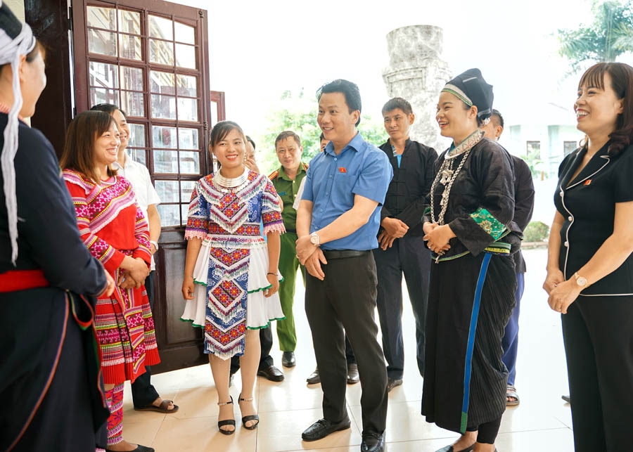 Bí thư Tỉnh ủy Đặng Quốc Khánh tiếp xúc cử tri huyện Xín Mần