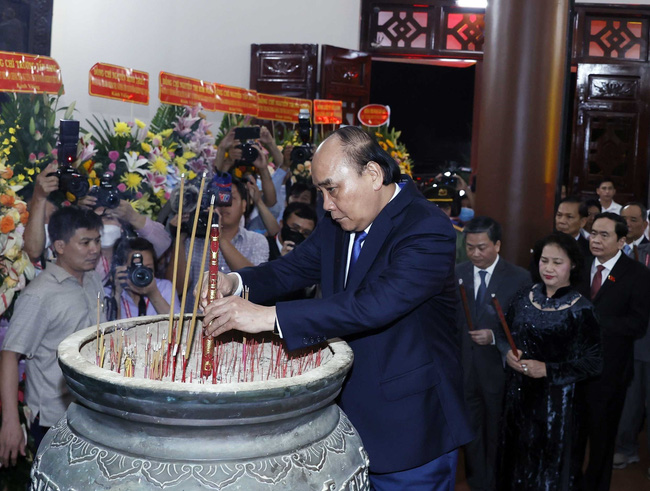 Chủ tịch nước dự Lễ Kỷ niệm 200 năm Ngày sinh Danh nhân Nguyễn Đình Chiểu