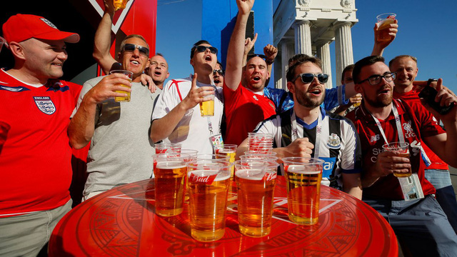 CĐV có thể ngồi tù nếu uống rượu bia khi xem World Cup 2022
