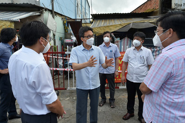 Phó Thủ tướng Vũ Đức Đam: Giãn cách xã hội tránh tình trạng "chặt ngoài, lỏng trong"