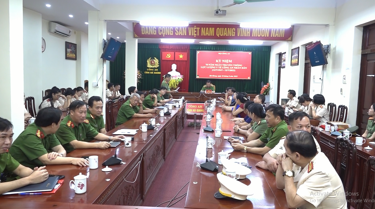 Gặp mặt kỷ niệm 75 năm Ngày truyền thống lực lượng Y tế Công an nhân dân