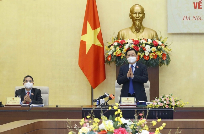 Chủ tịch Quốc hội Vương Đình Huệ chủ trì Tọa đàm tham vấn chuyên gia về kinh tế - xã hội