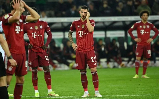 Bayern Munich thua sốc 0-5 trước Monchengladbach