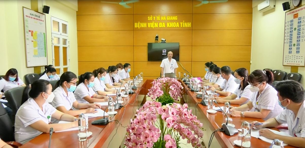 Nghề điều dưỡng với những hy sinh thầm lặng