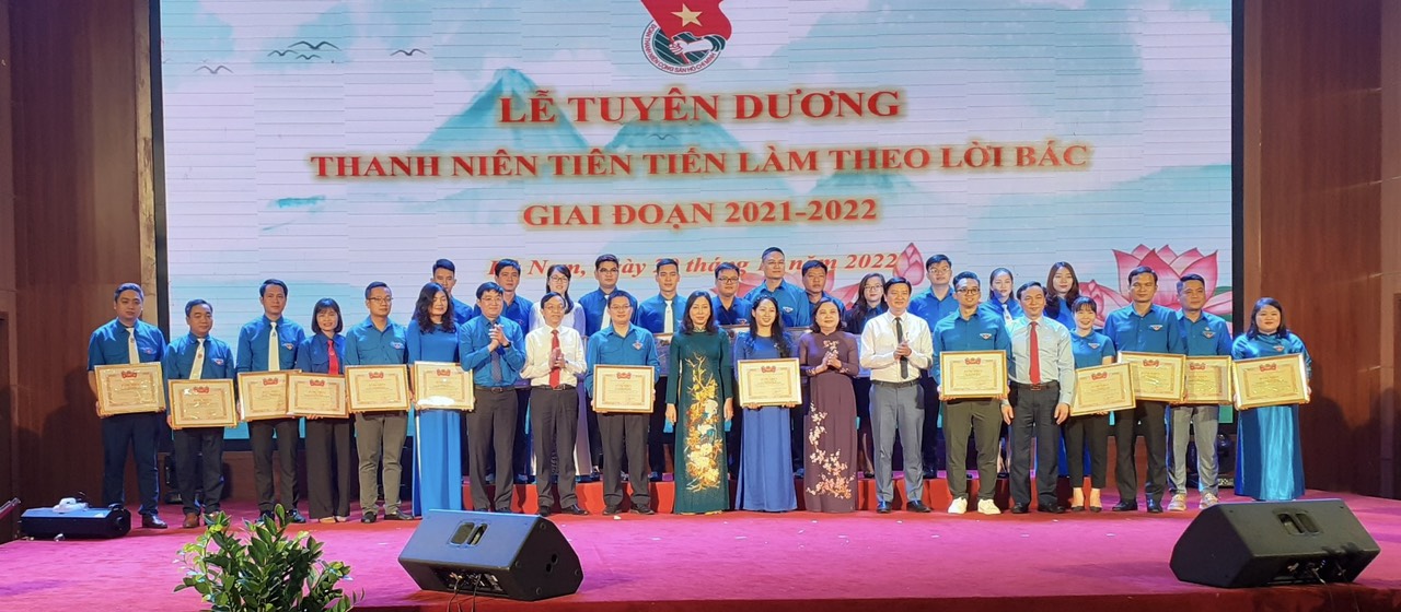 Tuyên dương thanh niên tiên tiến làm theo lời Bác