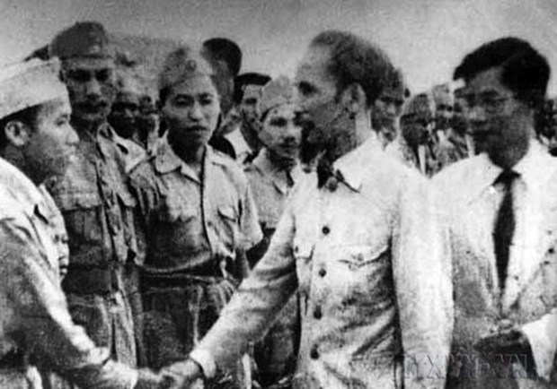 Quyết tử cho Tổ quốc quyết sinh: Chiến đấu trong vòng vây