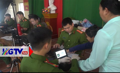 Công an Hà Giang đẩy mạnh các giải pháp làm thẻ CCCD cho người dân - Ngày 07/4/2021