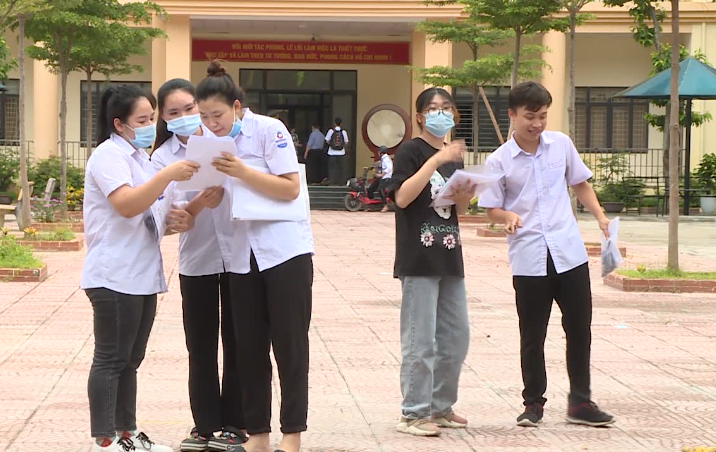 Kỳ thi tốt nghiệp THPT năm 2021 diễn ra an toàn, nghiêm túc, đúng quy chế - Ngày 12/7/2021