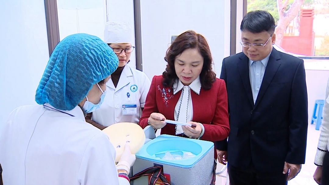 (TTV) Kiểm tra giám sát tiêm chủng tại Tuyên Quang