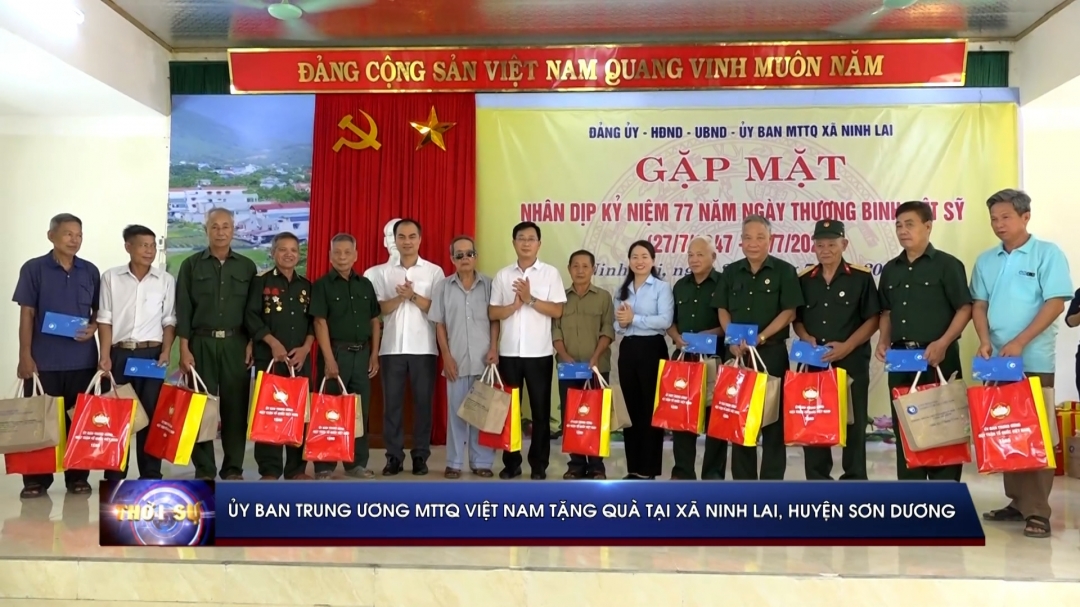 (TTV) Ủy ban Trung ương MTTQ Việt Nam tặng quà tại xã Ninh Lai, huyện Sơn Dương