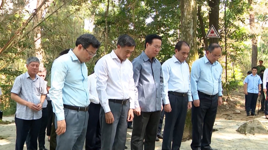 (TTV) Chủ tịch nước Võ Văn Thưởng dâng hương tại Khu di tích Quốc gia đặc biệt Tân Trào, huyện Sơn Dương