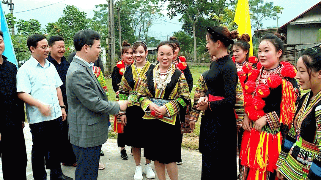 (TTV) Đồng chí Chủ tịch UBND tỉnh dự Ngày hội Đại đoàn kết toàn dân tộc với bà con nhân dân thôn Tiên Tốc, xã Bình An